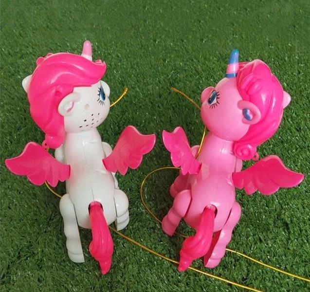 Imagem de Brinquedo Pony Unicórnio com Asas Som Luz Musical Anda e Toca Musica Cavalo Ponei para Crianças