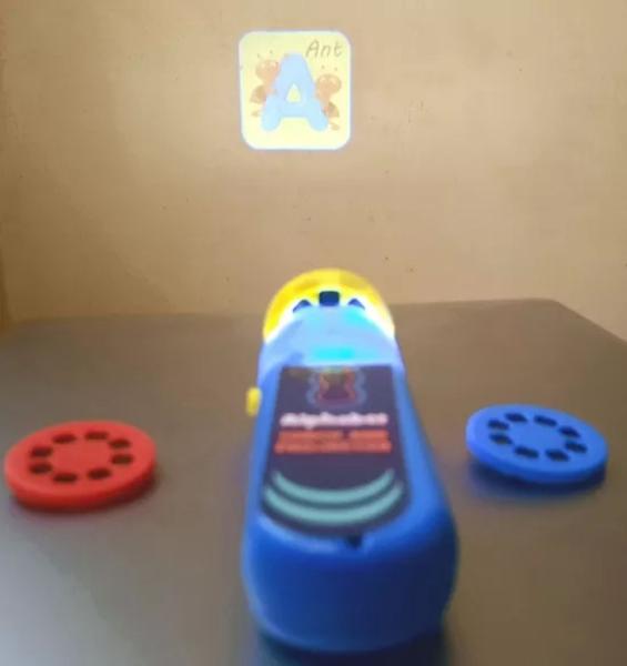 Brinquedo Projetor Desenhos 3 Discos 24 Figuras Divertidas - Toy Home Imagem de Brinquedo Projetor Desenhos 3 Discos 24 Figuras Divertidas