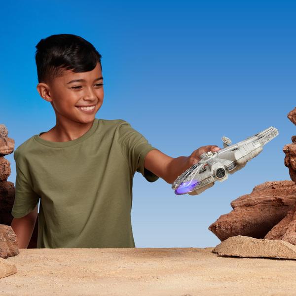 Imagem de Brinquedo STAR WARS Micro Galaxy Squadron Assault Millennium Falcon