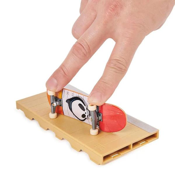 Brinquedo Tech Deck Skate de Dedo Com Obstáculo - Sunny Imagem de Brinquedo Tech Deck Skate de Dedo Com Obstáculo - Sunny
