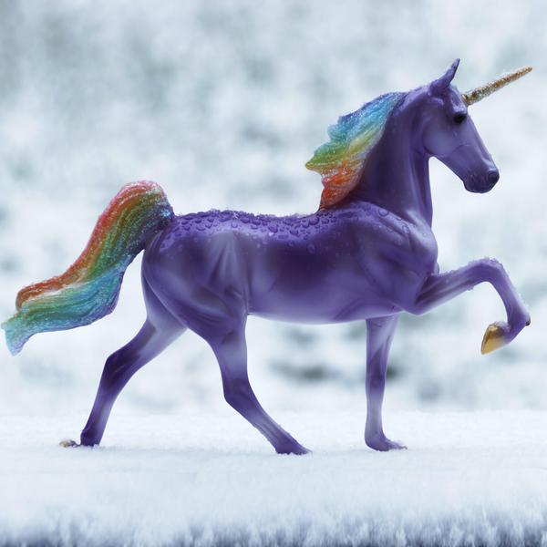 Imagem de Brinquedo unicórnio Breyer Horses Freedom Series Rainbow Magic