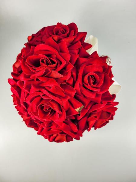 Imagem de Buquê Noiva Rosas Vermelhas Cetim Creme C/Brilhos Vermelhos