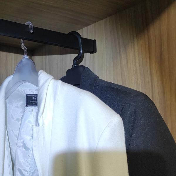 Imagem de Cabide para Camisa Social Roupa Reforçado Ombreira Preto Closet Organizador Armário