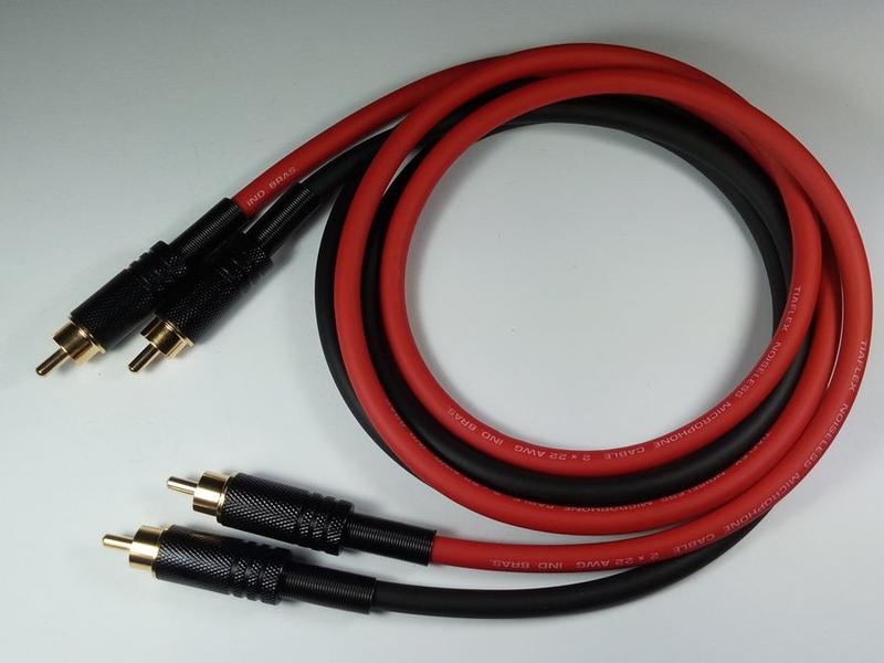 Cabo RCA de áudio blindado banhado a ouro MDP P/V - 2,50 metros - Malha de Prata Imagem de Cabo RCA de áudio blindado banhado a ouro MDP P/V - 2,50 metros