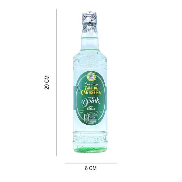 Imagem de Cachaça Artesanal Pura 670 Ml Fundo Verde Vale Da Canastra