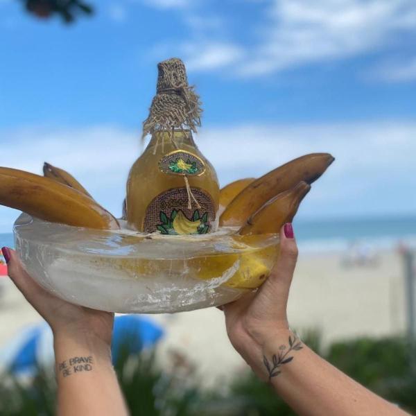 Cachaça Bananazinha Artesanal 900ml Imagem de Cachaça Bananazinha Artesanal 900ml