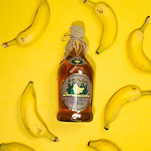 Cachaça Bananazinha Artesanal 900ml Imagem de Cachaça Bananazinha Artesanal 900ml