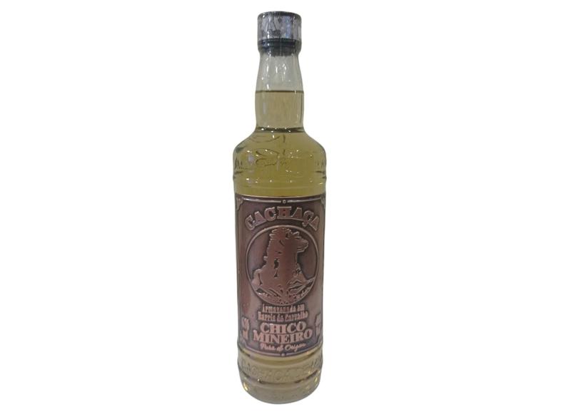 Imagem de Cachaça Chico Mineiro Garrafa 670Ml Ouro Rotulo Cobre