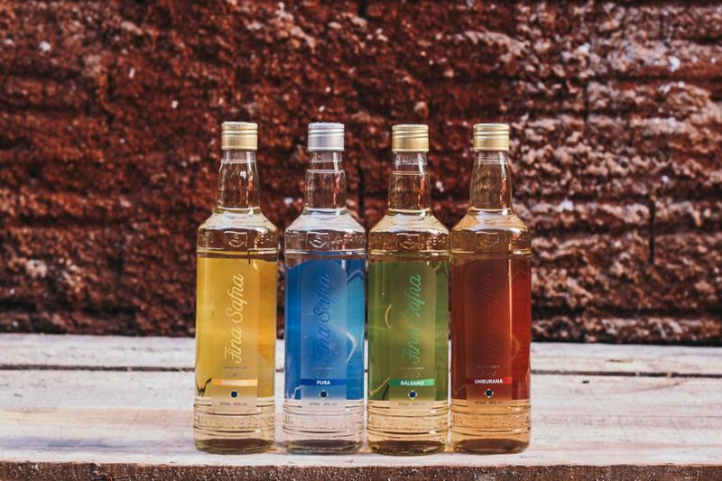 Cachaça Fina Safra Bálsamo 670 ml Imagem de Cachaça Fina Safra Bálsamo 670 ml