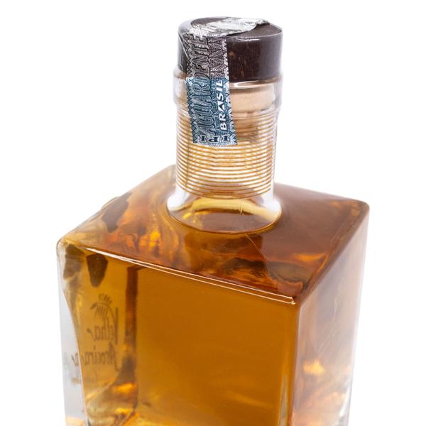 Cachaça Velha Aroeira Gold 6 Anos Carvalho Francês 500 ml Artesanal Premium Especial Reserva Imagem de Cachaça Velha Aroeira Gold 6 Anos Carvalho Francês 500 ml Artesanal Premium Especial Reserva