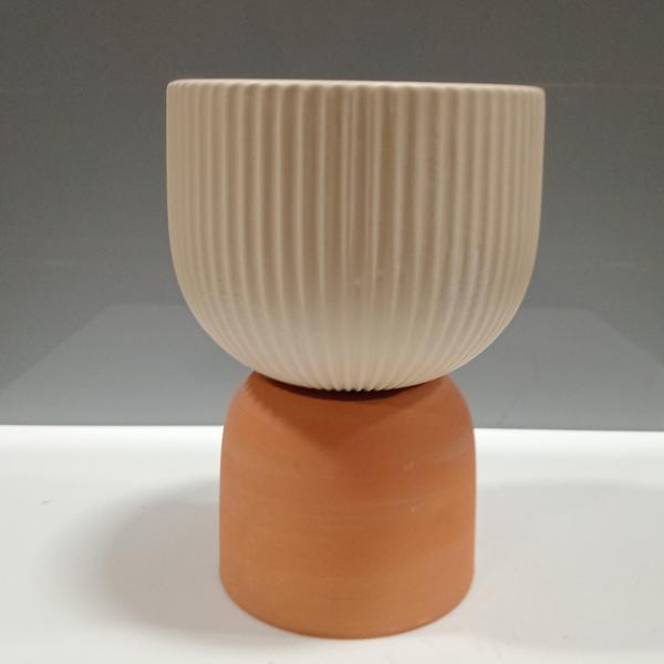 CACHEPÔ CERÂMICA 20x15x15cm CREME VASO DECORATIVO PLANTA - NH Imagem de CACHEPÔ CERÂMICA 20x15x15cm CREME VASO DECORATIVO PLANTA