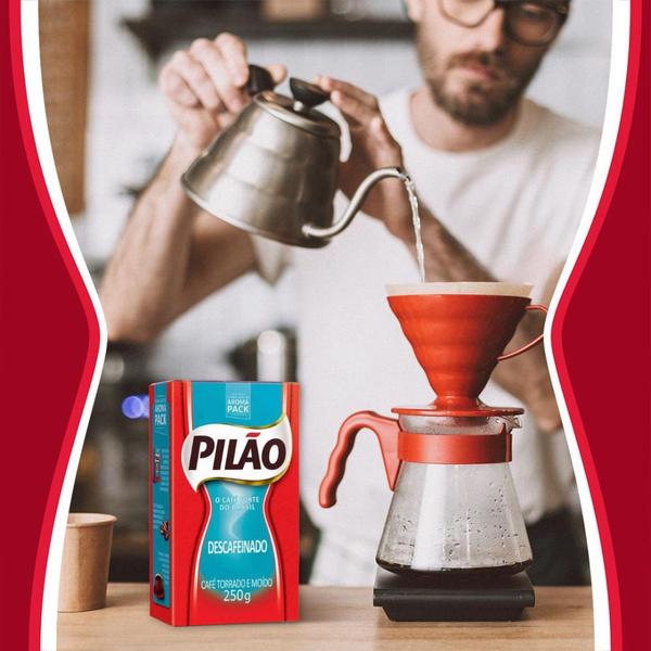 Café Pilão Torrado e Moído Descafeinado 10 Pacotes de 250g Imagem de Café Pilão Torrado e Moído Descafeinado 10 Pacotes de 250g