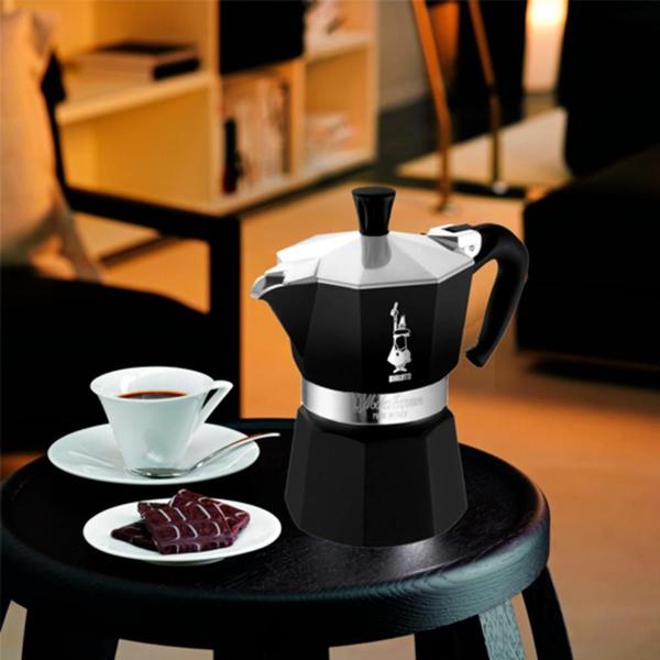 Imagem de Cafeteira Italiana Moka Express Alumínio Preta 6 Xícaras 270ml Bialetti