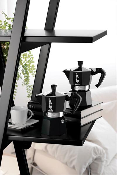 Imagem de Cafeteira italiana moka express preta 6 xícaras - bialetti