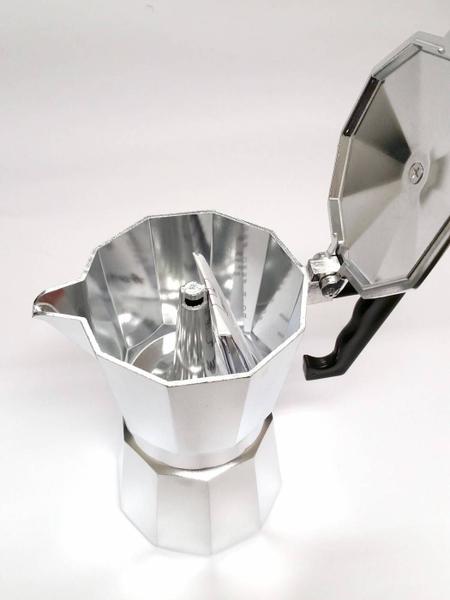 Cafeteira Tipo Italiana Para 6 Xícaras em alumínio - Hd Importados Imagem de Cafeteira Tipo Italiana Para 6 Xícaras em alumínio