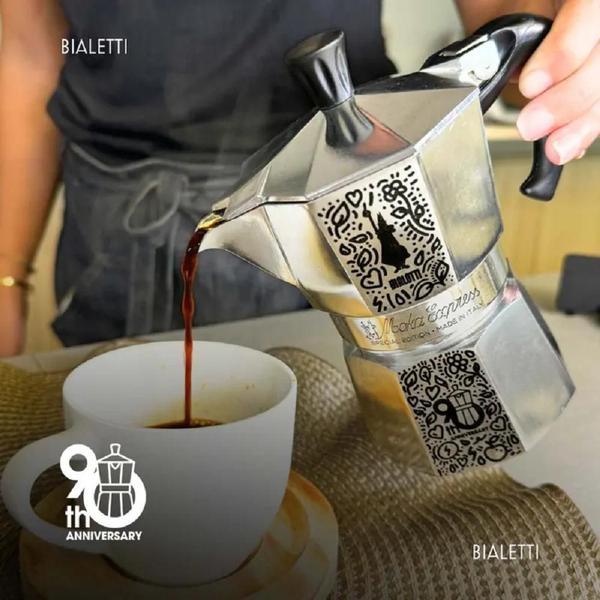 Imagem de Cafeteria Italiana Moka 130ml Prata Edição Aniversário 90 anos Bialetti 3 Xícaras