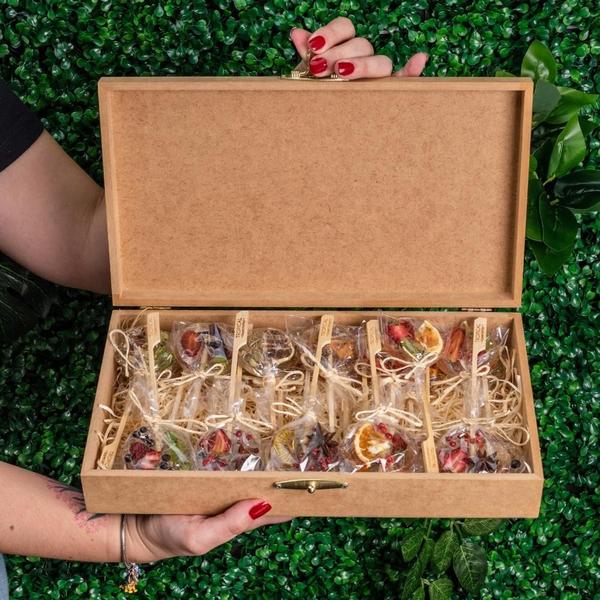 Imagem de CAIXA BOX Kit com 24 Pirulitos de Cristal de Frutas e Especiarias