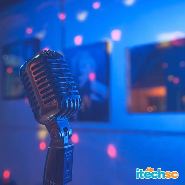 Imagem de Caixa de Som Portatil RGB Bluetooth 2 Microfones Karaoke