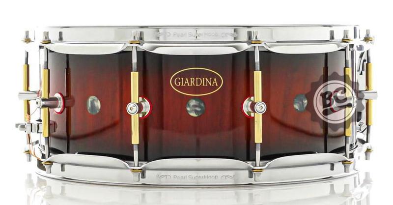 Imagem de Caixa Giardina Custom Drums Ipê Cognac Abalone Dots 14x5,5 Maple com Bapeva (Made in Brazil)