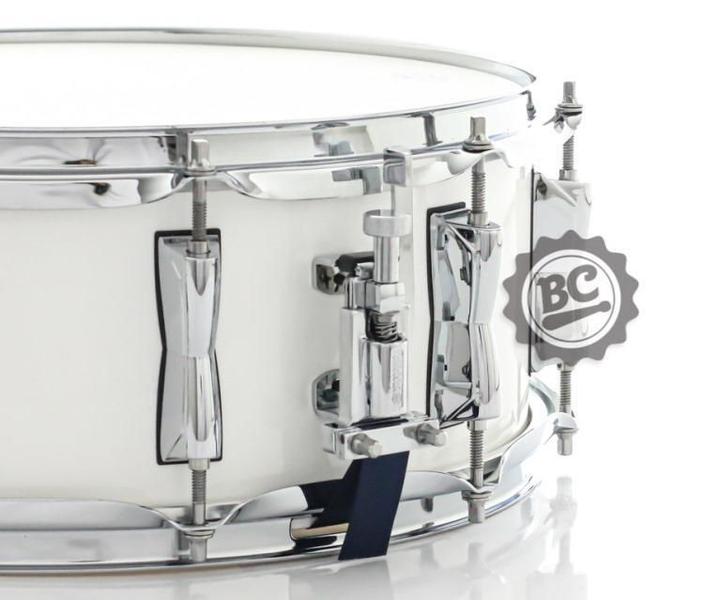 Imagem de Caixa Yamaha Stage Custom Pure White Lacquer 14x5,5 Birch Shell 10 afinações e canoas inteiriças