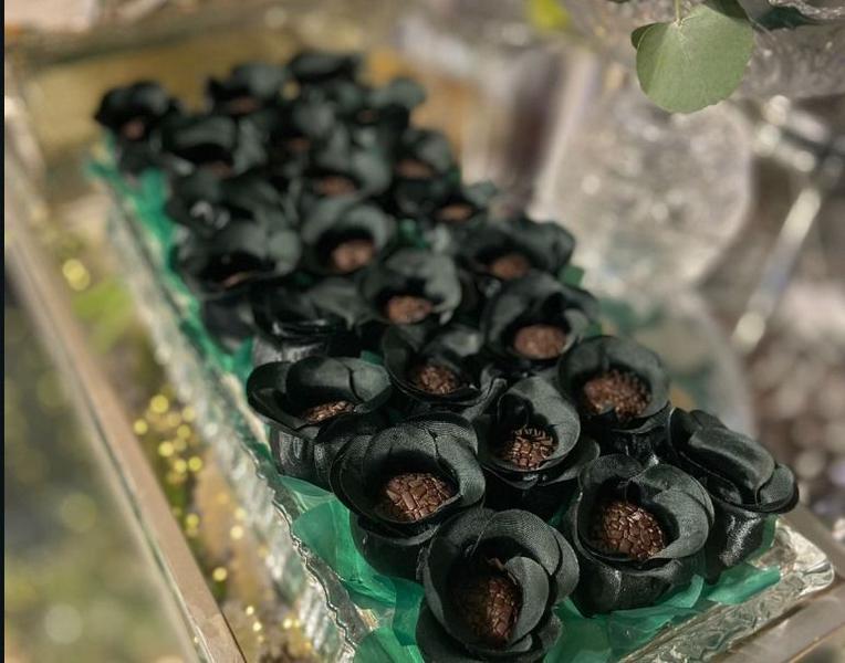 Caixetas para Doces - Botão de Rosa / Kit com 90 unidades - Arte de Inventar Imagem de Caixetas para Doces - Botão de Rosa / Kit com 90 unidades
