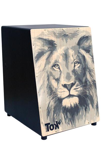 Cajón Acústico Estampa Leão NobreTOK Modelo 307 - Nobre TOK Imagem de Cajón Acústico Estampa Leão NobreTOK Modelo 307