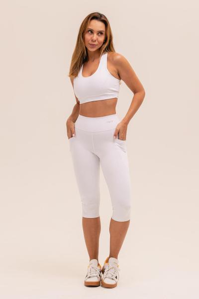 Calça Capri Legging de Academia Corsário Branca Enfermagem Estética Medicina Alta Qualidade Blackout - True Imagem de Calça Capri Legging de Academia Corsário Branca Enfermagem Estética Medicina Alta Qualidade Blackout