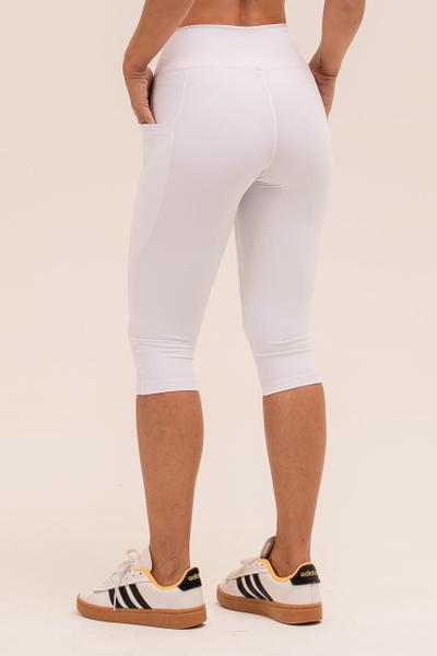 Calça Capri Legging de Academia Corsário Branca Enfermagem Estética Medicina Alta Qualidade Blackout - True Imagem de Calça Capri Legging de Academia Corsário Branca Enfermagem Estética Medicina Alta Qualidade Blackout