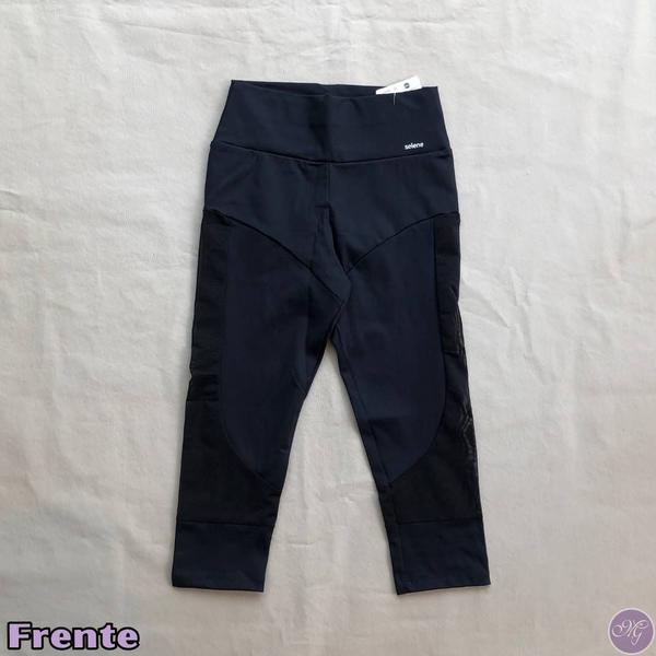 Calça Feminino Corsario com Recorte Fitness 20897005 - Selene Imagem de Calça Feminino Corsario com Recorte Fitness 20897005 - Selene