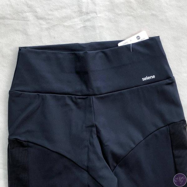 Calça Feminino Corsario com Recorte Fitness 20897005 - Selene Imagem de Calça Feminino Corsario com Recorte Fitness 20897005 - Selene