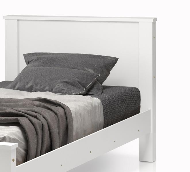 Imagem de cama de solteiro para quarto estilo tradicional branco com pé de madeira com colchão D20 Incluso