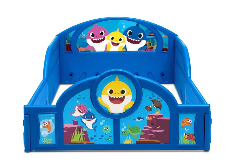 Imagem de Cama infantil Delta Children Baby Shark com grades de proteção azul