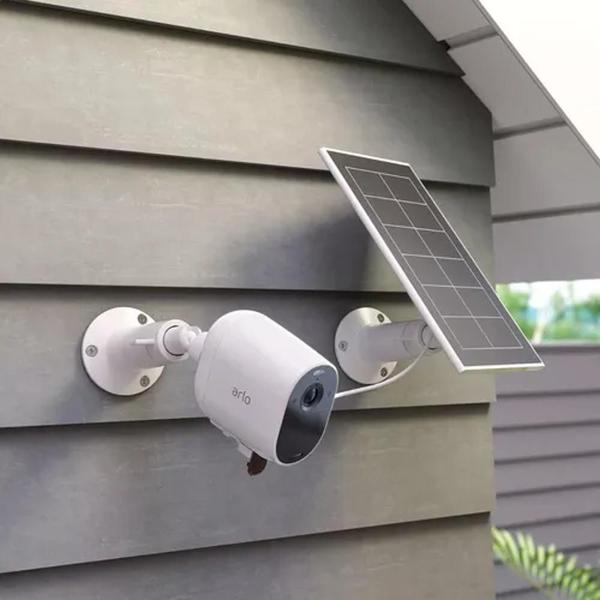 Imagem de Câmera Arlo Essential Spotlight Com Painel Solar - 4 Câmeras