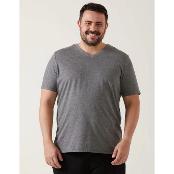 Imagem de Camiseta Básica Masculina Malwee Plus Size Gola V Ref. 87848