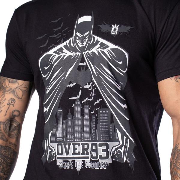 Imagem de Camiseta Masculina Over Surf Batman em Gotham City Preta