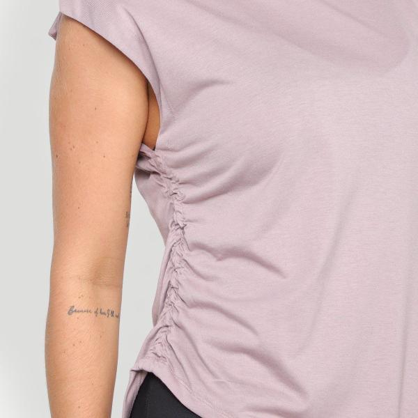 Camiseta Puma Studio Foundation Feminina Imagem de Camiseta Puma Studio Foundation Feminina