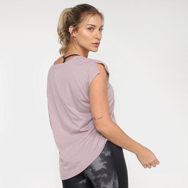 Camiseta Puma Studio Foundation Feminina Imagem de Camiseta Puma Studio Foundation Feminina