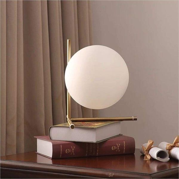 Candeeiro de mesa BOKT Mid Century Modern Brass Gold Glass Globe Imagem de Candeeiro de mesa BOKT Mid Century Modern Brass Gold Glass Globe