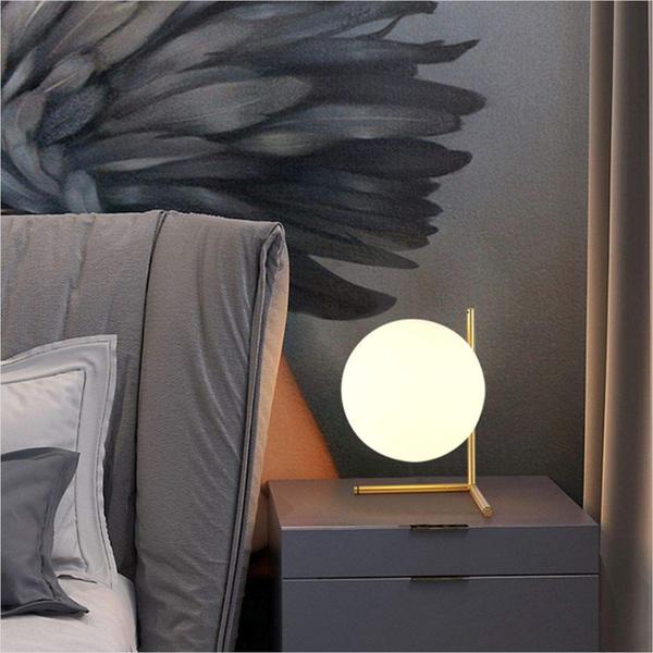 Candeeiro de mesa BOKT Mid Century Modern Brass Gold Glass Globe Imagem de Candeeiro de mesa BOKT Mid Century Modern Brass Gold Glass Globe