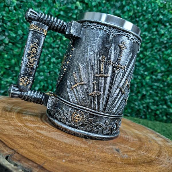 Imagem de Caneca Chopp 3D Trono De Ferro Medieval Presente Coleção