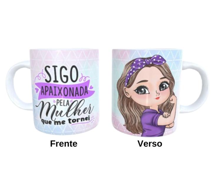 Caneca de Cerâmica - Sigo apaixonada pela mulher que me tornei Bonequinha mod 4 - LIVE Imagem de Caneca de Cerâmica - Sigo apaixonada pela mulher que me tornei Bonequinha mod 4