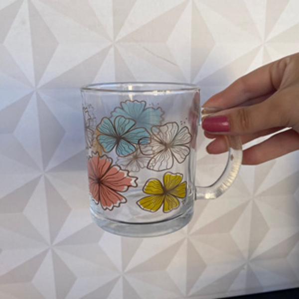 Imagem de Caneca de vidro decorada com flores para chá café ou leite na caixa para cozinha - xícara presente