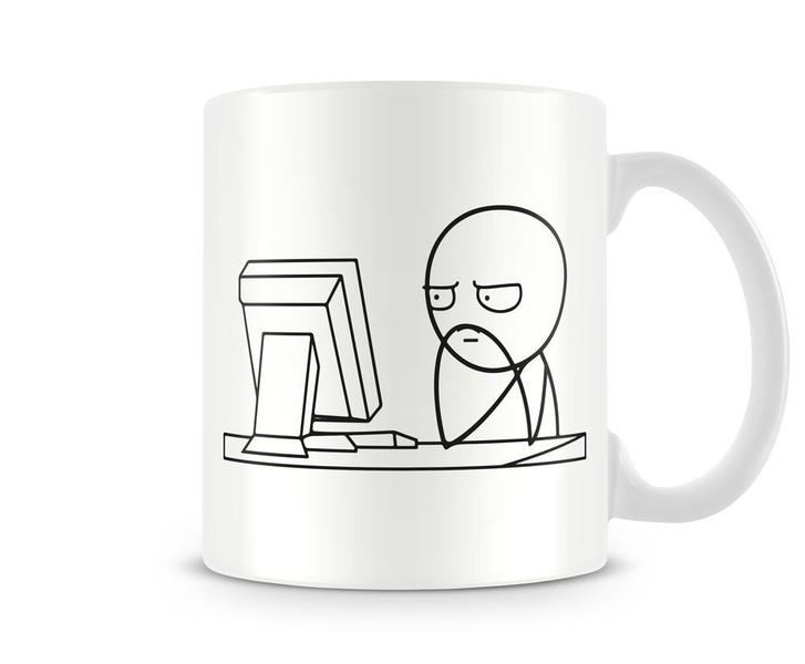 Imagem de Caneca meme pensativo no computador