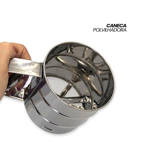 Imagem de Caneca Peneira Polvilhadora Aço Inox com Mexedor 250g  Ideal para Cozinhas e Confeitaria 