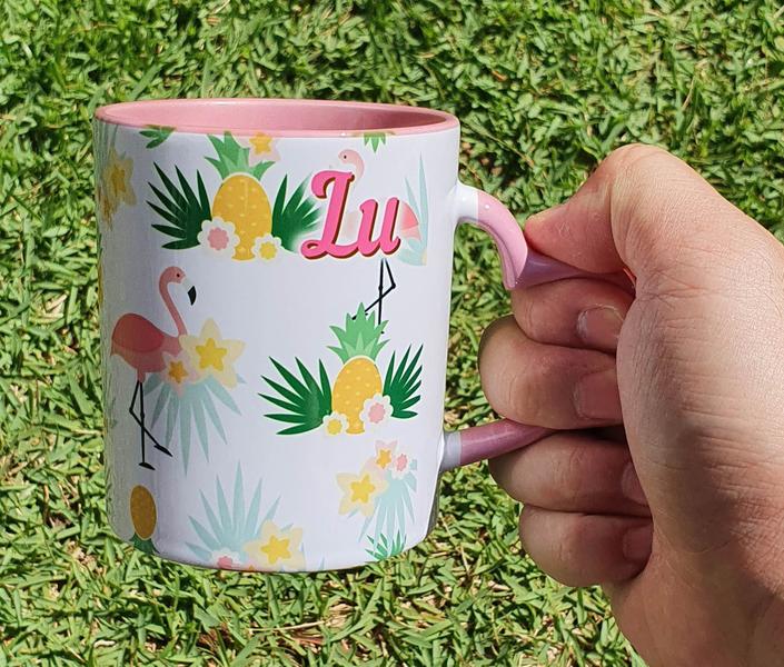 Imagem de Caneca Rosa Alça Coração Personalizada Aniversário Flamingo