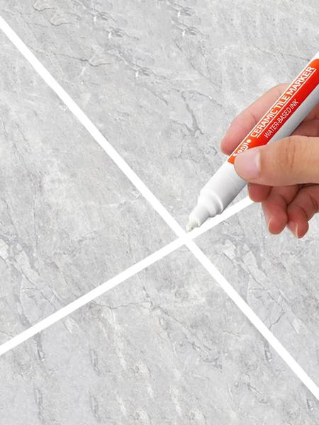 Imagem de Caneta Impermeável Anti-Mofo para Reparo de Azulejos - Ideal para Banheiros