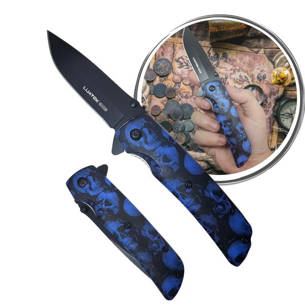 Canivete Faca Semiautomático Estampa Caveira Zumbi Bolso Dobrável Lâmina Afiada Aço Inox SLKD105 - Luatek Imagem de Canivete Faca Semiautomático Estampa Caveira Zumbi Bolso Dobrável Lâmina Afiada Aço Inox SLKD105