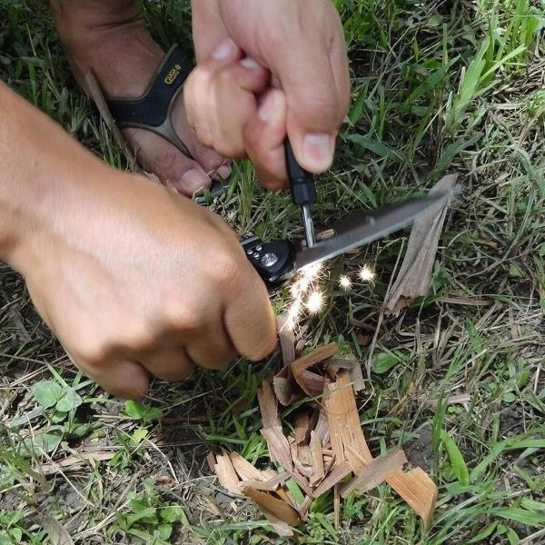 Imagem de Canivete Tático Tipo Reto Inox com Pederneira e Apito Camping 320430 Nautika