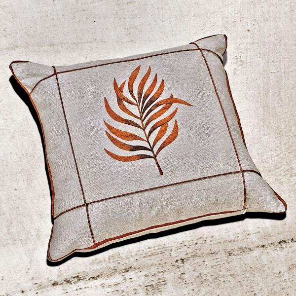 Capa Almofada Linho Floral Folhas Terracota Drapeada 45x45 - M3 Decoração Imagem de Capa Almofada Linho Floral Folhas Terracota Drapeada 45x45