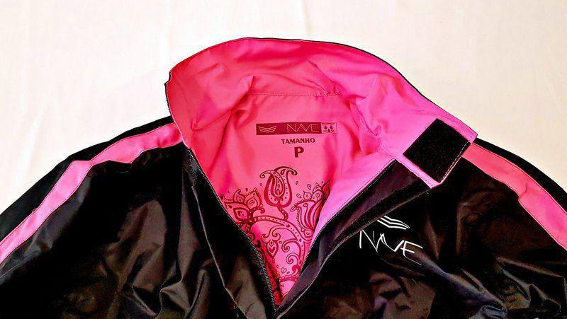 Capa de Chuva Motoqueiro Feminina Conjunto em Nylon emborrachado Nave - Nave Imagem de Capa de Chuva Motoqueiro Feminina Conjunto em Nylon emborrachado Nave
